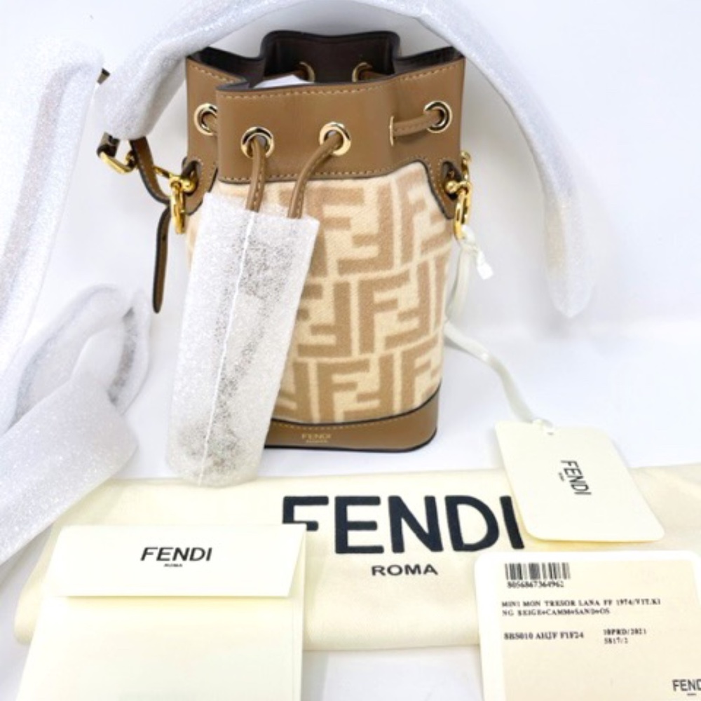 Brand new Fendi Mini Wool Mon Tresor Bucket Bag